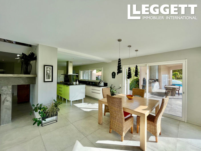 Image No.5-4 Bed House for sale