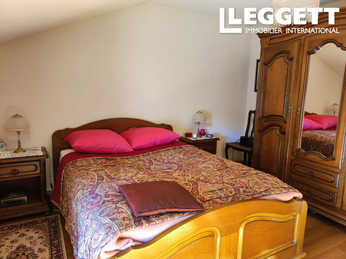 Image No.9-4 Bed House for sale