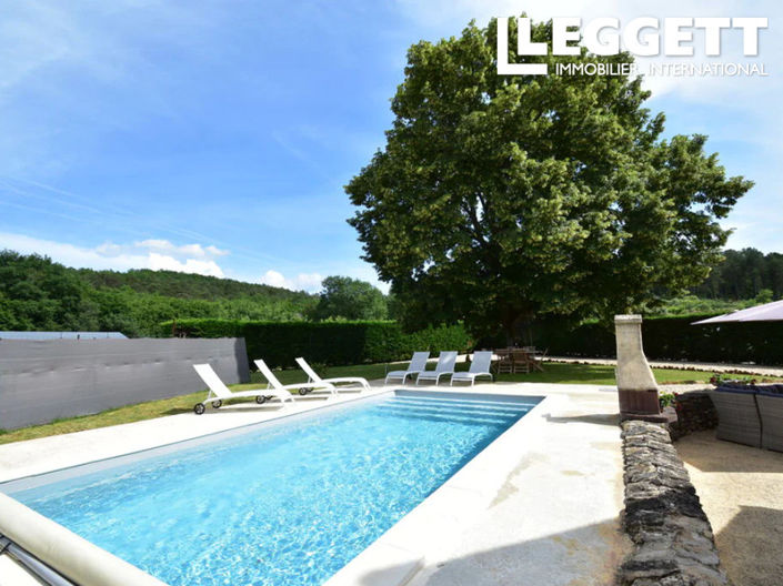 Image No.2-Maison de 5 chambres à vendre à Saint-Léon-sur-Vézère