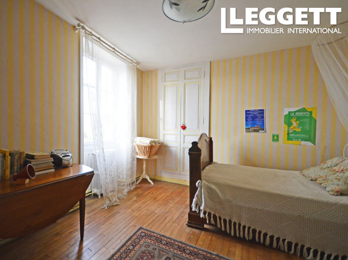 Image No.8-5 Bed House for sale