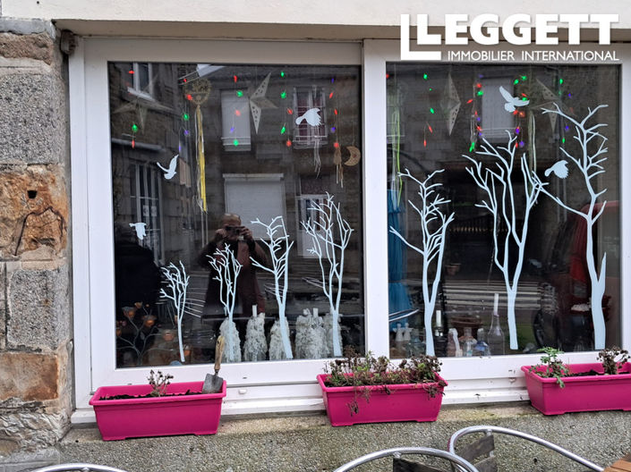 Image No.8-6 Bed House for sale