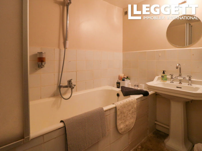 Image No.8-4 Bed House for sale