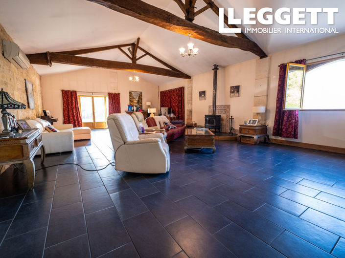 Image No.8-5 Bed House for sale