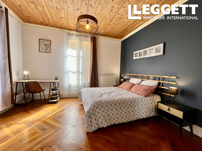 Image No.3-10 Bed House for sale