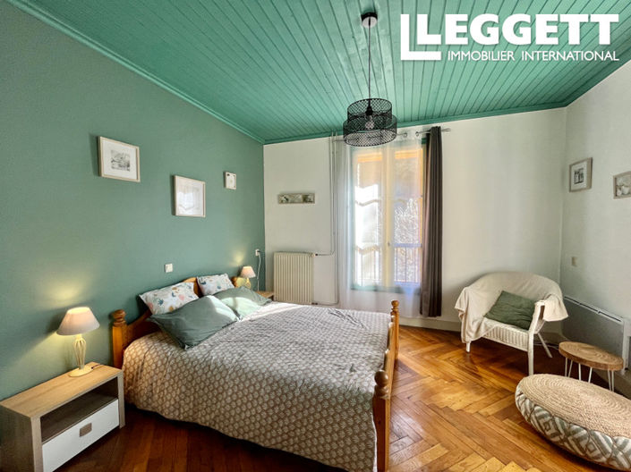 Image No.4-10 Bed House for sale