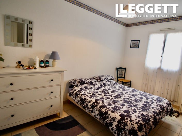 Image No.8-4 Bed House for sale