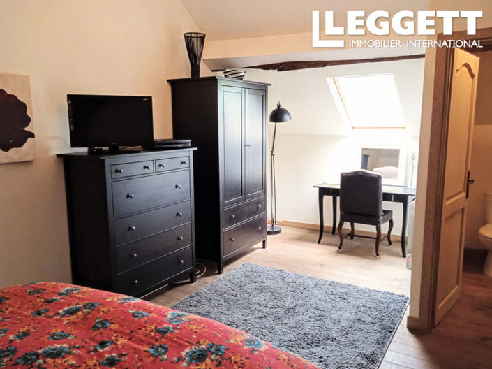 Image No.8-5 Bed House for sale