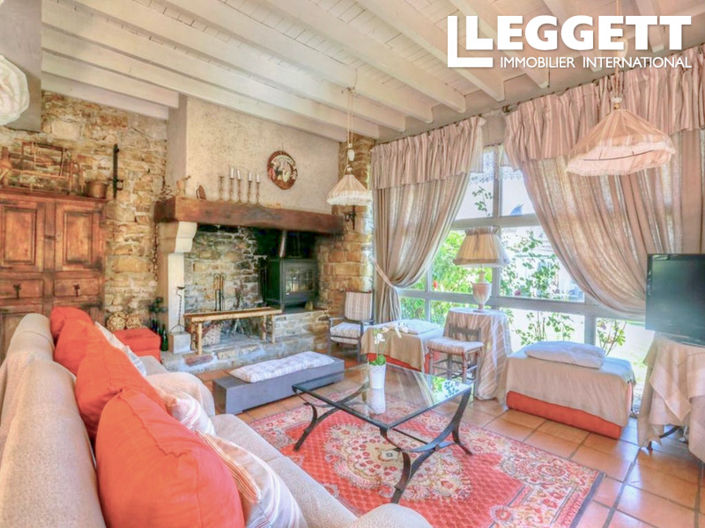 Image No.3-20 Bed House for sale