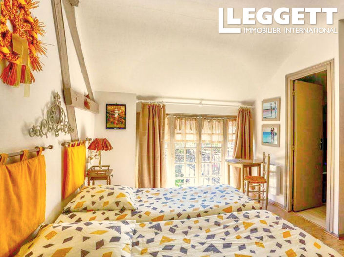 Image No.7-20 Bed House for sale