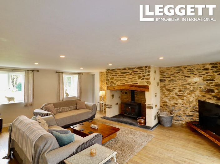 Image No.2-6 Bed House for sale