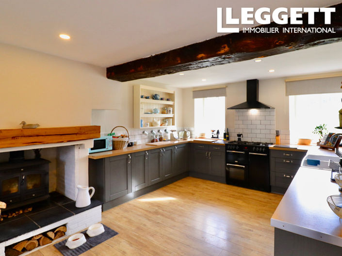 Image No.4-6 Bed House for sale