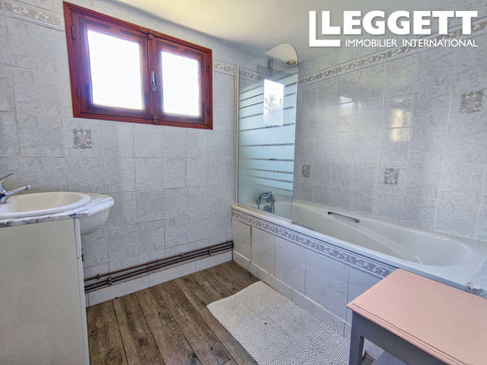 Image No.8-3 Bed House for sale