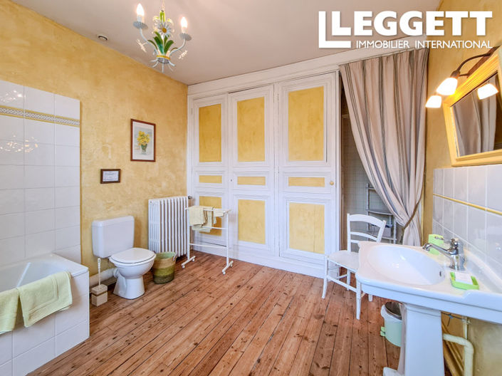 Image No.8-6 Bed House for sale