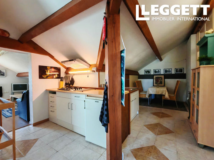 Image No.8-5 Bed House for sale