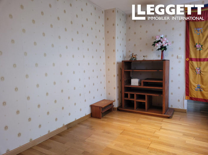 Image No.6-4 Bed House for sale