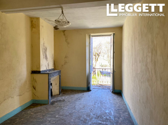 Image No.8-7 Bed House for sale