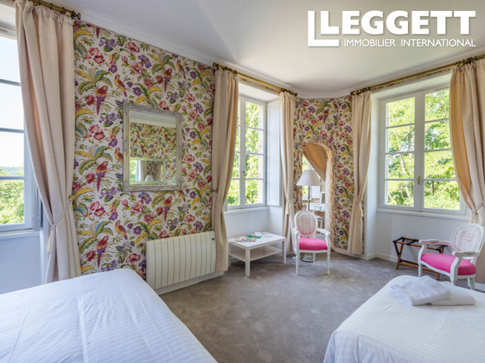 Image No.7-42 Bed Chateaux for sale