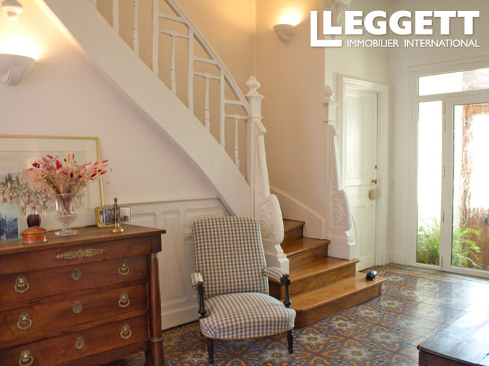 Image No.2-4 Bed House for sale