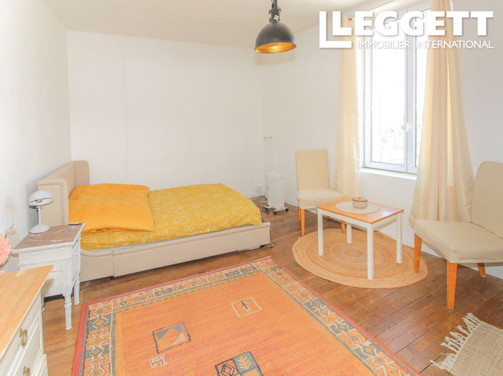 Image No.6-5 Bed House for sale