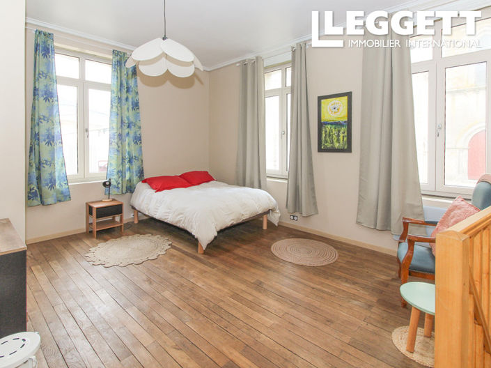 Image No.9-5 Bed House for sale