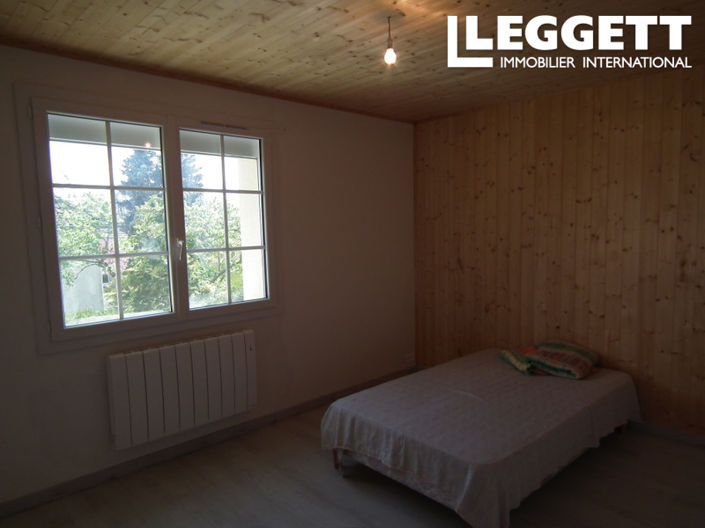 Image No.10-3 Bed House for sale