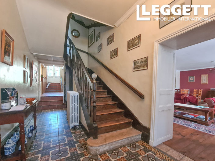 Image No.2-8 Bed House for sale