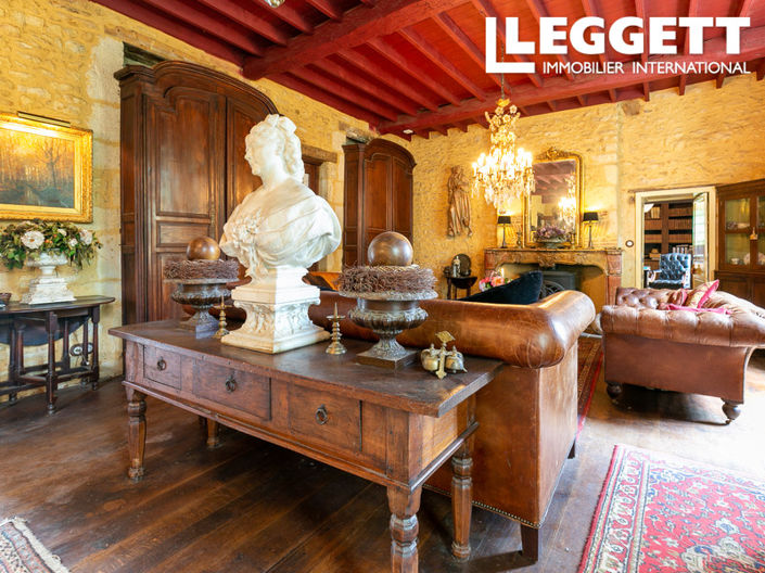 Image No.8-10 Bed House for sale