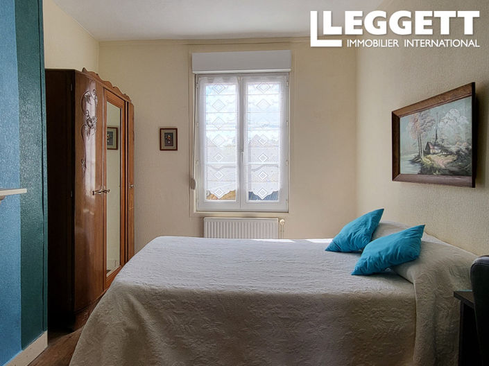 Image No.10-3 Bed House for sale