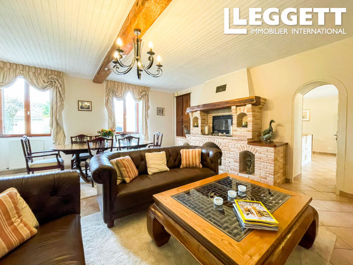 Image No.3-8 Bed House for sale