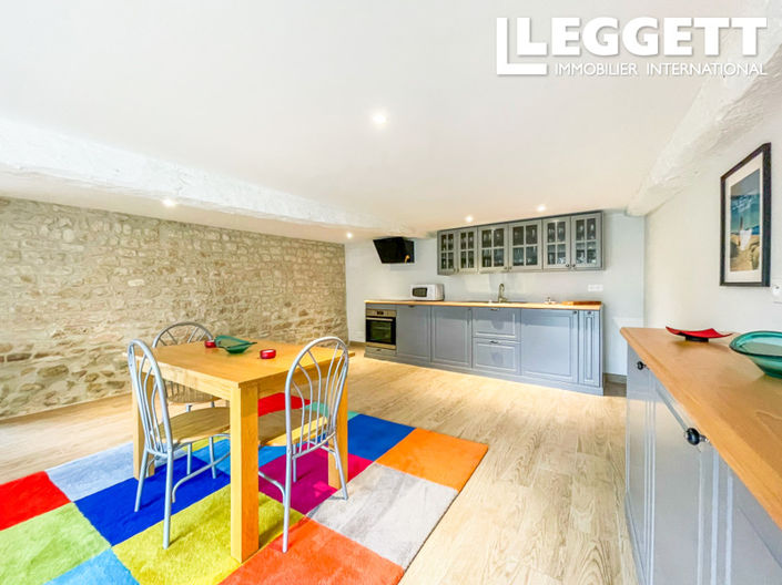 Image No.5-8 Bed House for sale