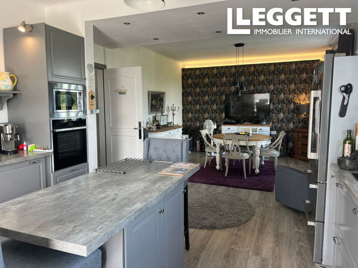 Image No.2-4 Bed House for sale