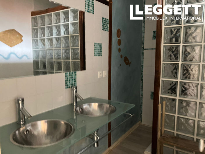 Image No.10-3 Bed House for sale