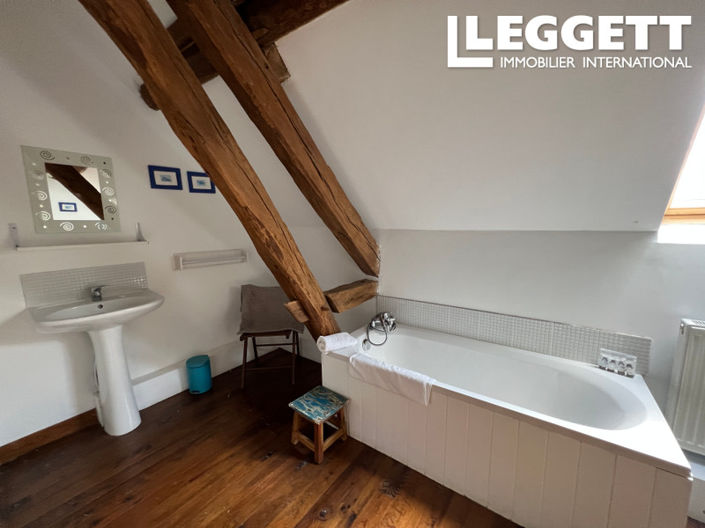 Image No.7-5 Bed House for sale