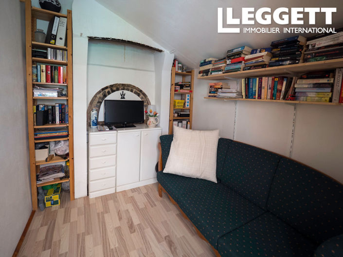 Image No.8-1 Bed House for sale