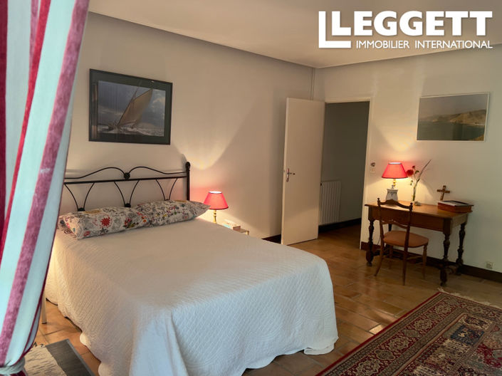 Image No.9-4 Bed House for sale