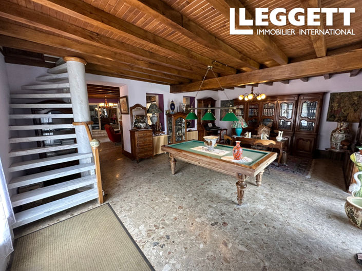 Image No.5-4 Bed Commercial for sale