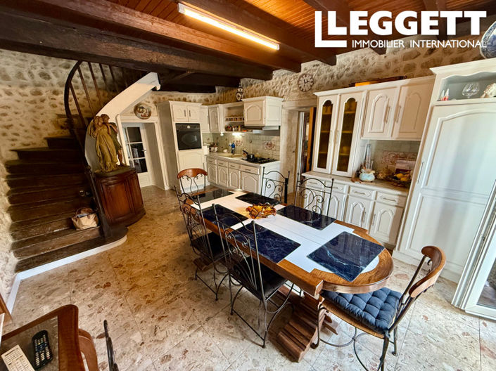 Image No.8-4 Bed Commercial for sale