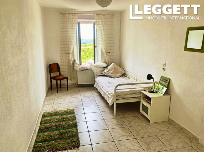 Image No.6-7 Bed House for sale