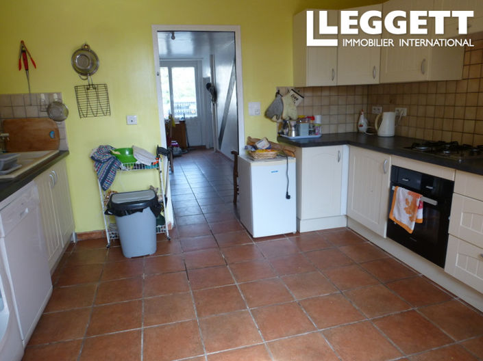 Image No.8-7 Bed House for sale