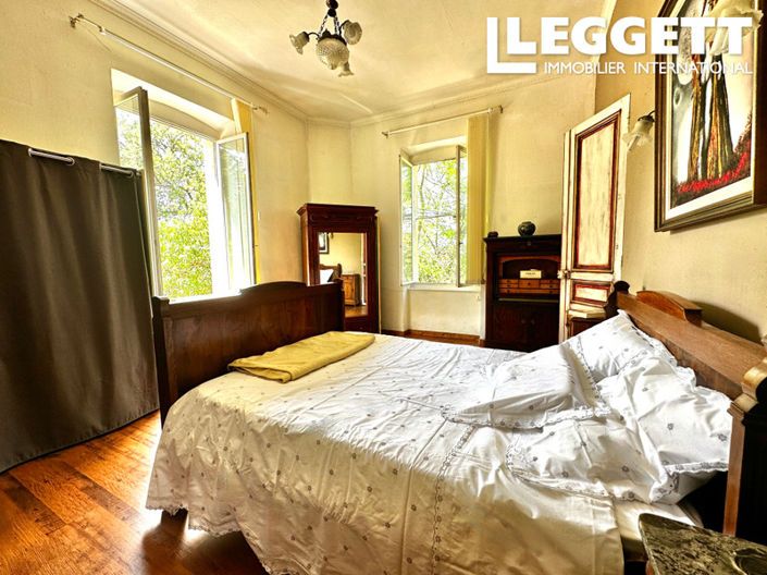 Image No.9-5 Bed House for sale