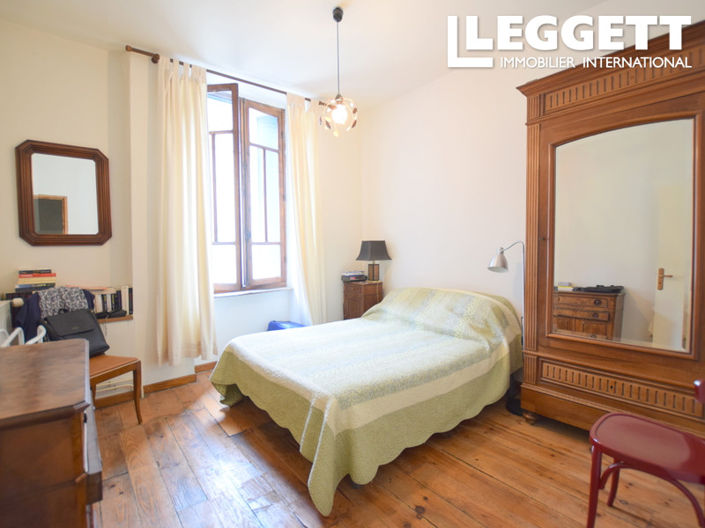 Image No.6-5 Bed House for sale