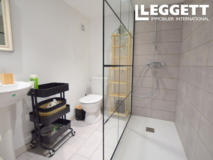 Image No.9-5 Bed House for sale