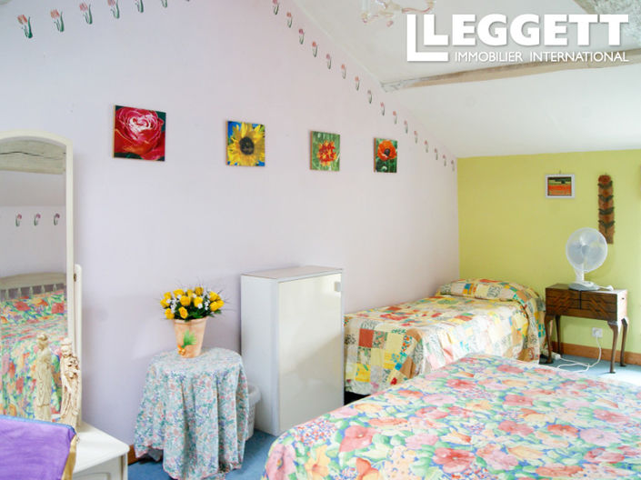 Image No.6-4 Bed House for sale