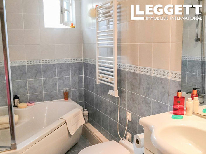 Image No.8-4 Bed House for sale