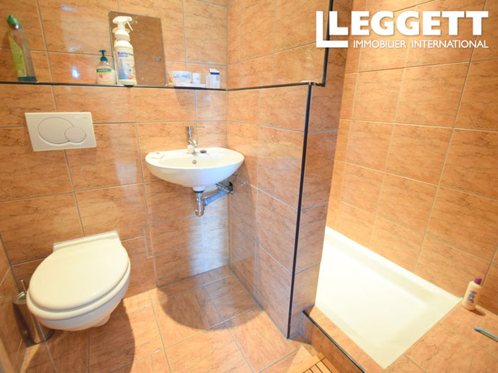 Image No.10-6 Bed House for sale