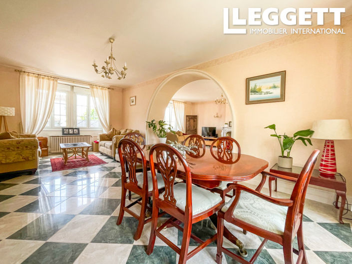 Image No.3-6 Bed House for sale