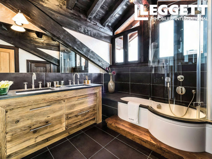 Image No.10-5 Bed House for sale