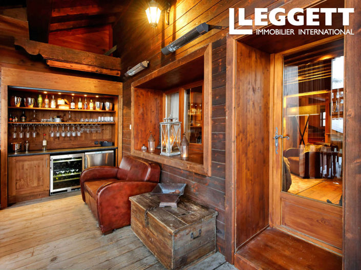 Image No.8-5 Bed House for sale