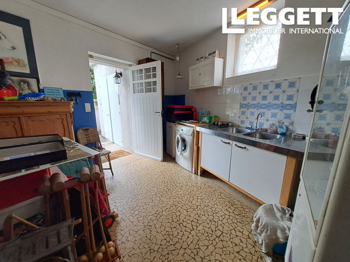 Image No.10-3 Bed House for sale