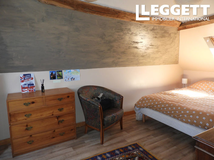 Image No.7-5 Bed House for sale